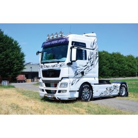 ITALERI 1:24 MAN TGX XXL