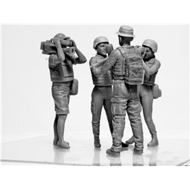 ICM 1:35 JOURNALISTS IN WAR