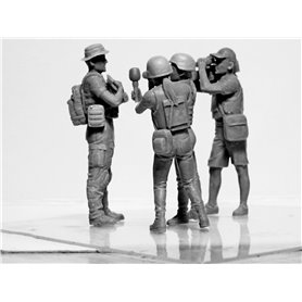 ICM 1:35 JOURNALISTS IN WAR