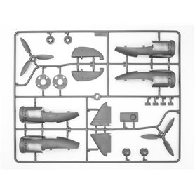ICM 1:48 Junkers Ju-88 A-4- W/GERMAN PERSONNEL AND TORPEDO TRAILERS