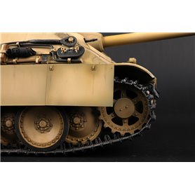 Trumpeter 1:16 Sd.Kfz.173 Jagdpanther - LATE VERSION