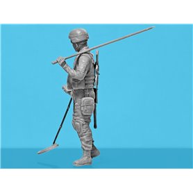 ICM 1:35 SAPPERS OF THE ARMED FORCES OF US - TO BE AHEAD, TO SAVE THE LIFE