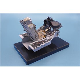 Italeri 1:12 F-16 COCKPIT