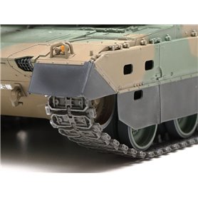 Tamiya 1:35 Type 10 JGSDF TANK W/CONTROL UNIT