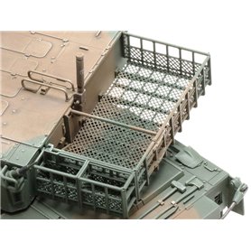 Tamiya 1:35 Type 10 JGSDF TANK W/CONTROL UNIT