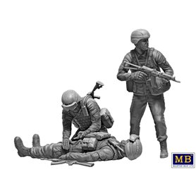 MB 35231 Russian-Ukrainian War Series Kit No 8. On The Battlefield, Ukrainian Military Medics.