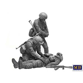 MB 35231 Russian-Ukrainian War Series Kit No 8. On The Battlefield, Ukrainian Military Medics.