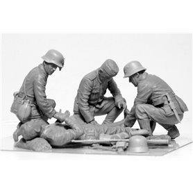 ICM 35620 WWII German Military Medical Personnel