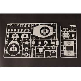 Hobby Boss 1:35 Pz.Kpfw.VI Tiger II - Henschel 105mm