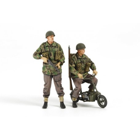 Tamiya 1:35 British paratroopers on scooter | 2 figurines |