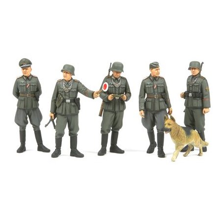 Tamiya 1:35 German gendarmerie | 5 figurines and dog |