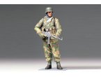Tamiya 1:16 German infantryman w/reversible winter uniform