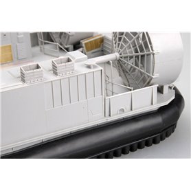 Trumpeter 07301 Jmsdf Lcac Land. Cr