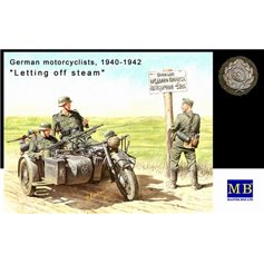 MB 1:35 GERMAN MOTORCYCLISTS - LETTING OFF STEAM - 1940-1942 