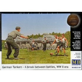 MB 1:35 German Tankers - A break between battles, WW II