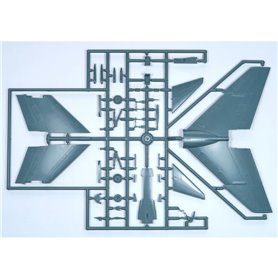 Sword 1:72 RF-8G - PHOTO-RECON CRUSADER OVER VIETNAM