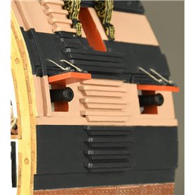 Artesania Latina 1:72 CROSS-SECTION OF HMS VICTORY