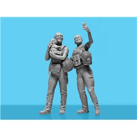 ICM 1:35 WAR HAS NO GENDER - FEMALE SERVICEMAN OF THE ARMED FORCES OF UKRAINE
