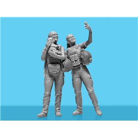 ICM 1:35 WAR HAS NO GENDER - FEMALE SERVICEMAN OF THE ARMED FORCES OF UKRAINE