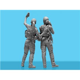 ICM 1:35 WAR HAS NO GENDER - FEMALE SERVICEMAN OF THE ARMED FORCES OF UKRAINE