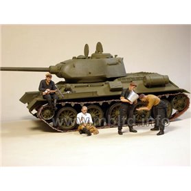 Mb 3535 Russian Tankmen Kursk