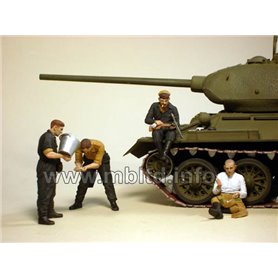 Mb 3535 Russian Tankmen Kursk