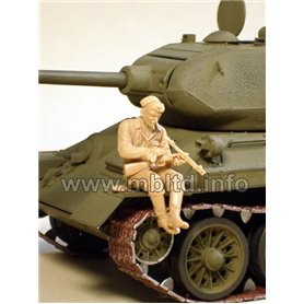 Mb 3535 Russian Tankmen Kursk