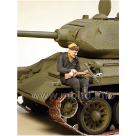 Mb 3535 Russian Tankmen Kursk