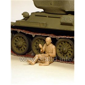 Mb 3535 Russian Tankmen Kursk