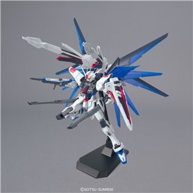 Bandai 61611 MG 1/100 FREEDOM GUNDAM VER.2.0 BL GUN61611