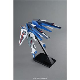 Bandai 61611 MG 1/100 FREEDOM GUNDAM VER.2.0 BL GUN61611