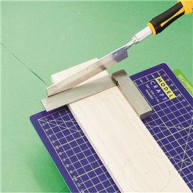 Modelcraft PKN3305 Plastic Handled Craft Knife 5 (115 mm)