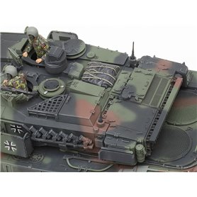 Tamiya 1:35 Leopard 2 A7V - GERMAN MAIN BATTLE TANK