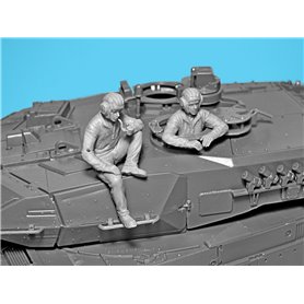 ICM 1:35 Leopard Crew Armed Forces of Ukraine