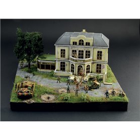 Italeri 1:72 Hartenstein Hotel 1944 Market / Garden - BATTLE SET