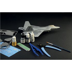 Italeri 1:72 F-22 Raptor – zestaw z farbami