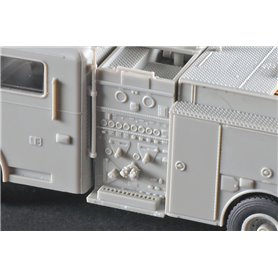 TRUMPETER 07445 Wóz strażacki LaFrance Eagle - 1:72