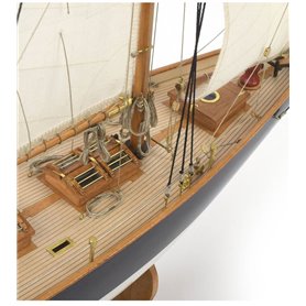 ARTESANIA LATINA 22418N Jacht Pen Duick 1:28