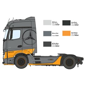 Italeri 1:24 Mercedes Benz Actros MP4 Big Space - GRAND PRIX EDITION