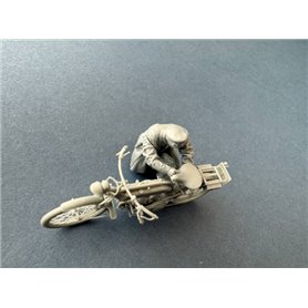Copper State Models F35-058 British Dispatch Rider Checking Motorcycle