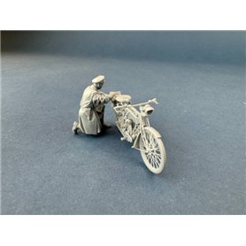Copper State Models F35-058 British Dispatch Rider Checking Motorcycle