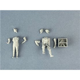 Copper State Models F35-059 British Dispatch Rider Taking Carrier Pigeons to the Front Line