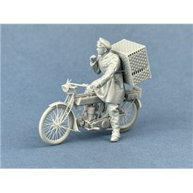 Copper State Models F32-063 British Dispatch Rider with a Basket of Pigeons