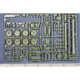 Tamiya 1:35 Russian Tank BT-7 Model 1935