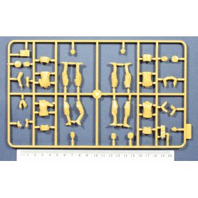 Tamiya 1:35 Russian Commanders with Staff Car