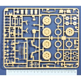 Tamiya 1:35 35305 Steyr 1500A/01 Africa Infantry at Rest