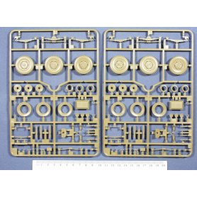Tamiya 1:35 U.S. M8 Light Truck Greyhound 