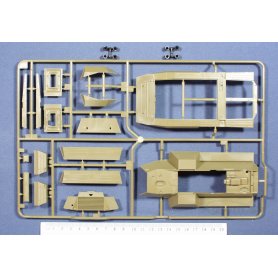 Tamiya 1:35 U.S. M8 Light Truck Greyhound 