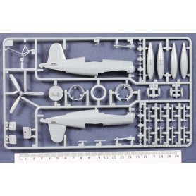 Tamiya 1:72 Vought F4U-1 Bird Cage Corsair