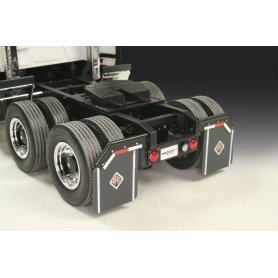 REVELL 1:25 07411 2011 INTERNATIONAL PROSTAR
